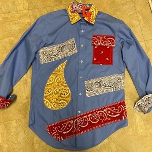 GENUINE THREADZ M L LIGHT BLUE DRESS SHIRT WITH PAISLEY BANDANNA